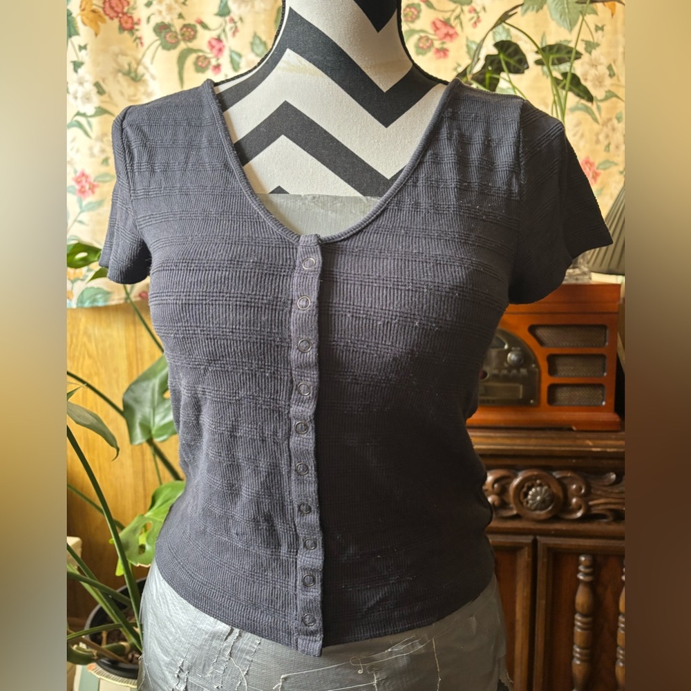 Crop Button Top